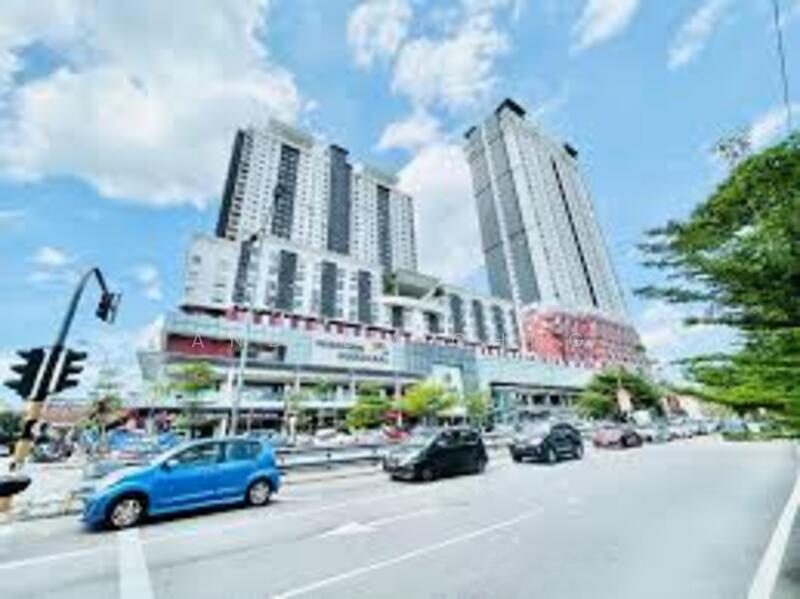 Axis Atrium - 2