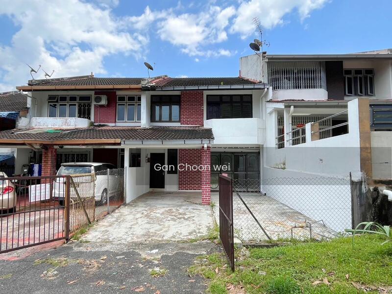 Terrace house at Taman Lake View - 1