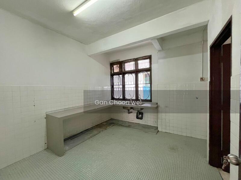 Terrace house at Taman Lake View - 4