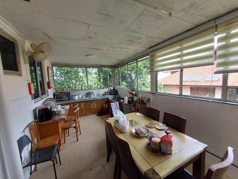 Bungalow at Seksyen 5 - 2