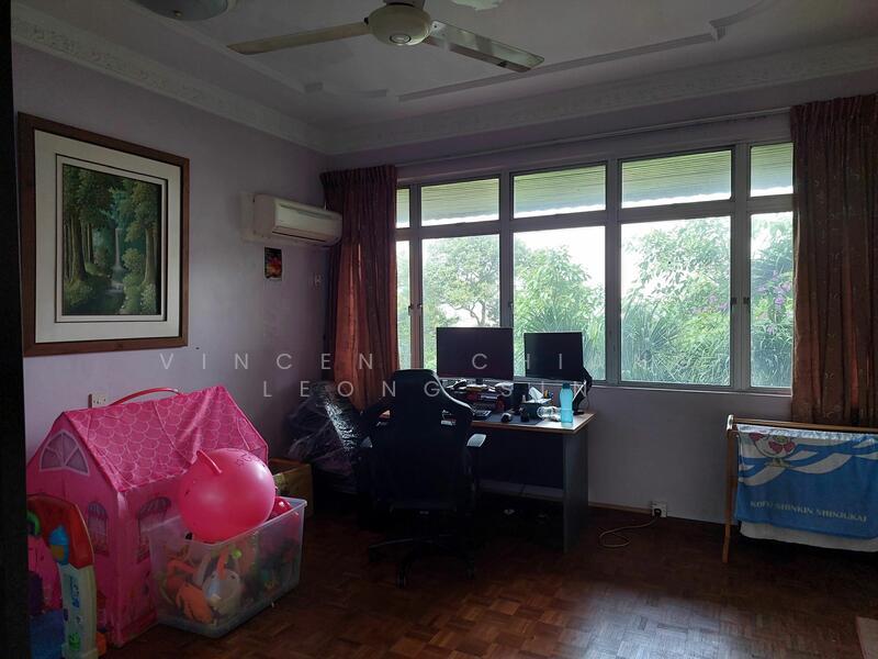 Bungalow at Seksyen 5 - 5