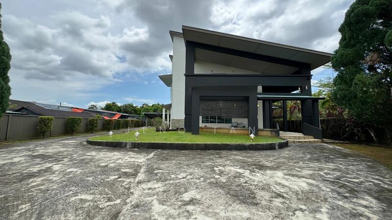 Bangalow house at Fook Chow road Kuching Sarawak Malaysia for sales - 2