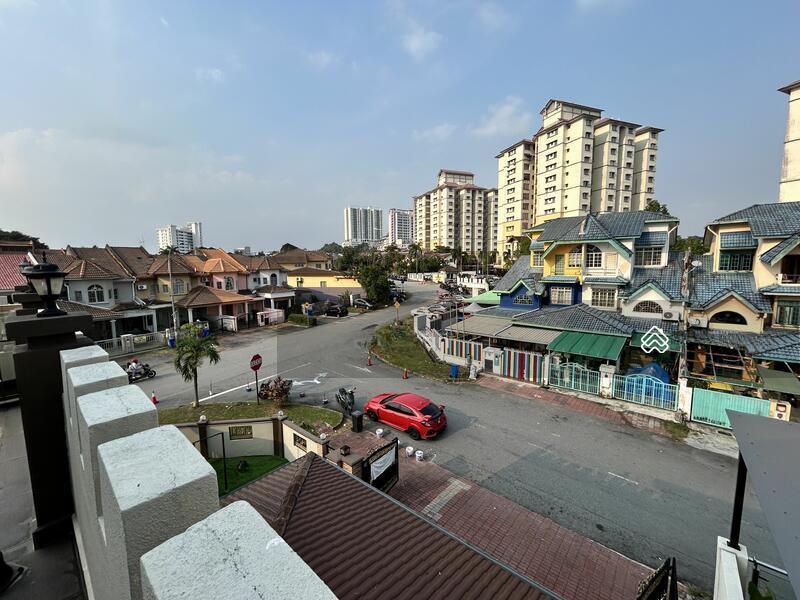 3-storey Terraced House at Seksyen 7 - 4