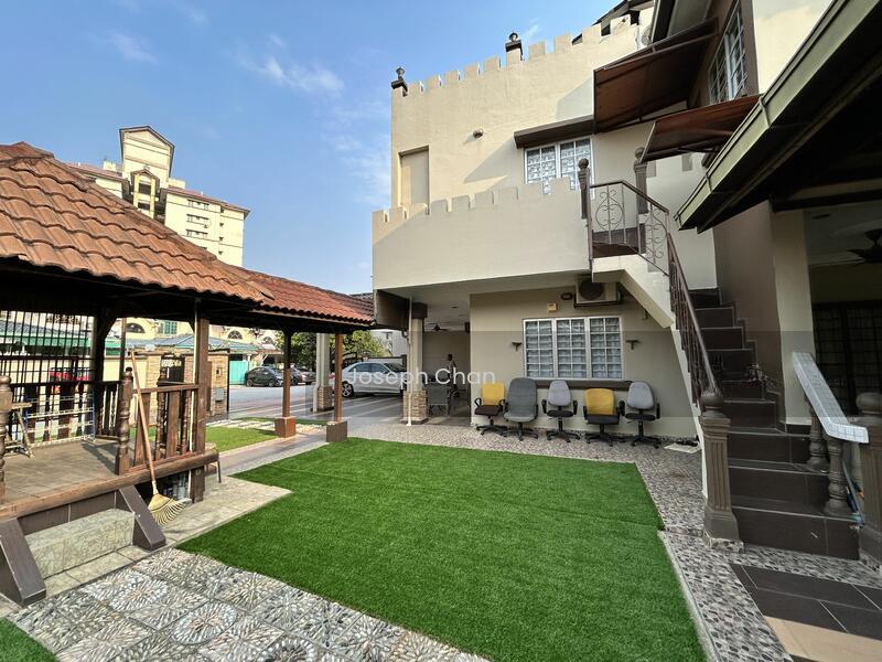 3-storey Terraced House at Seksyen 7 - 2
