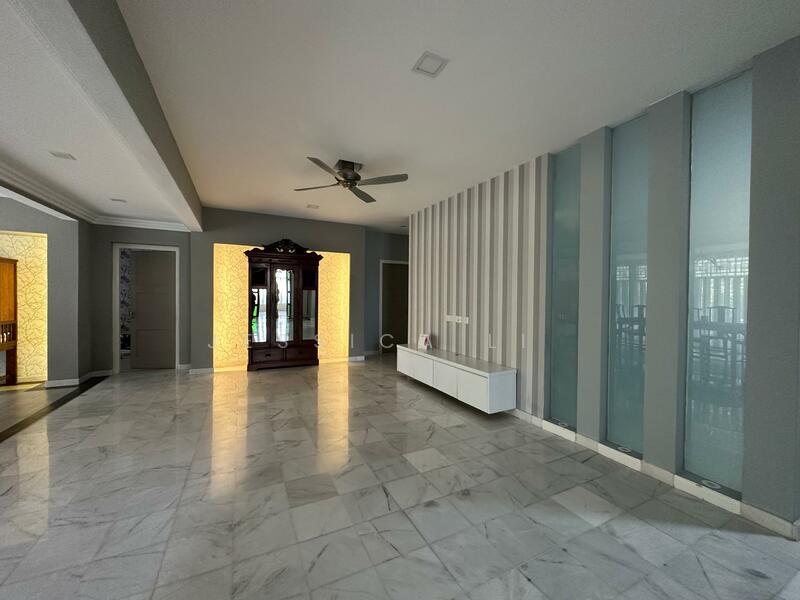 2 Storey Bungalow Tanjung Bunga Park - 1