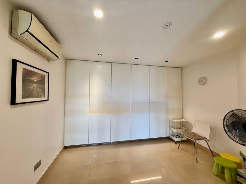 The Straits View Condominium - 2