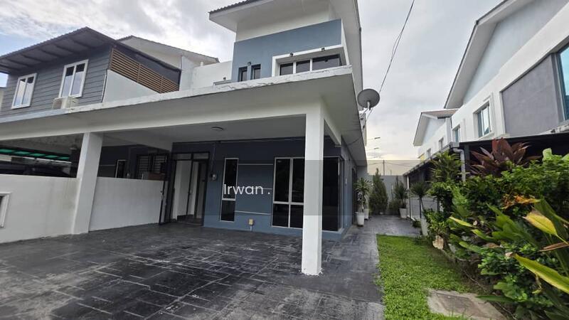 RENOVATED Double Storey SEMI D Taman Dataran Abadi Sepang - 4