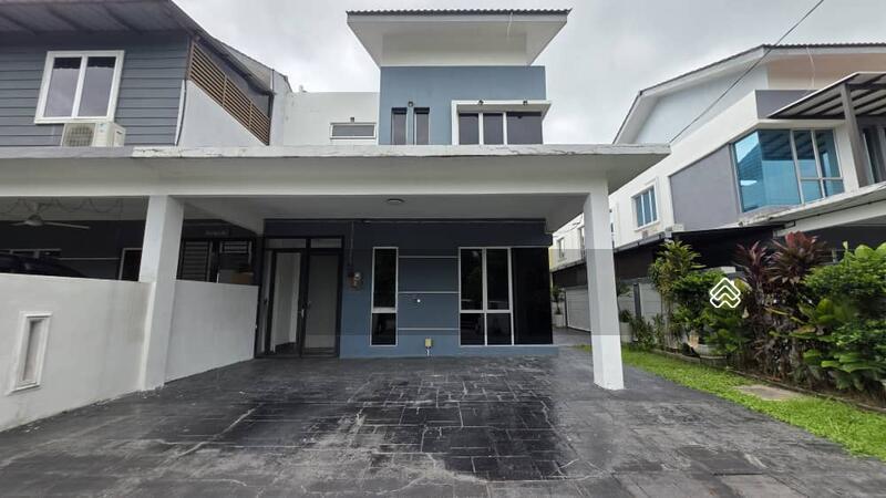 RENOVATED Double Storey SEMI D Taman Dataran Abadi Sepang - 3