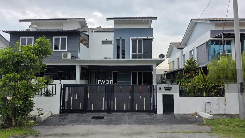 RENOVATED Double Storey SEMI D Taman Dataran Abadi Sepang - 1