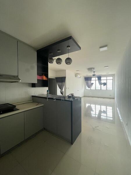 228 Kondominium - 2