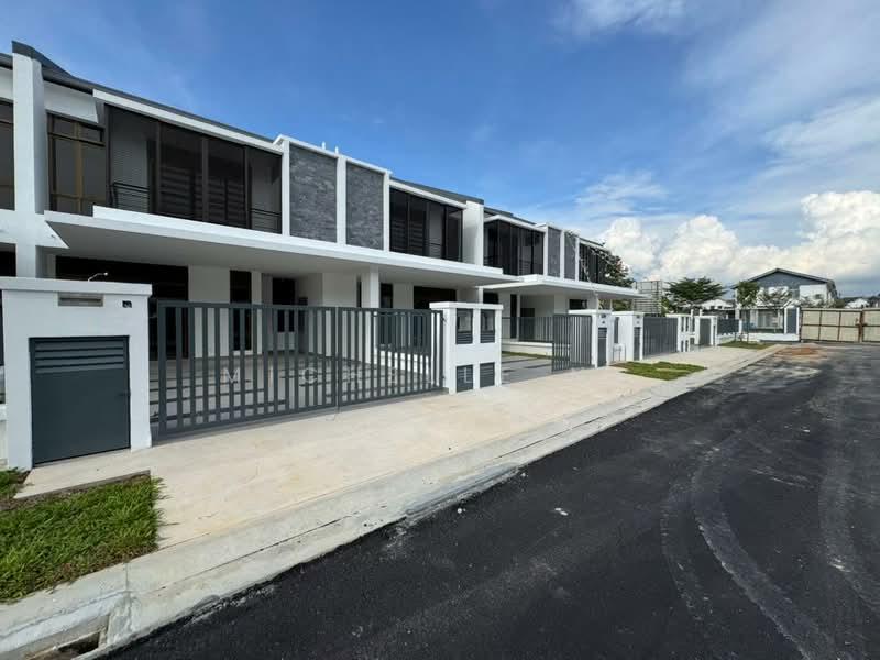 Rini Home 8 Taman Mutiara Rini Double Storey Terrace House - 4