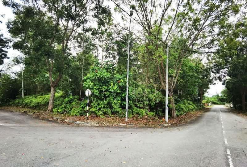 Bangi CORNER FREEHOLD Bungalow Lot Bandar Bukit Mahkota Seksyen 9 Bangi - 5