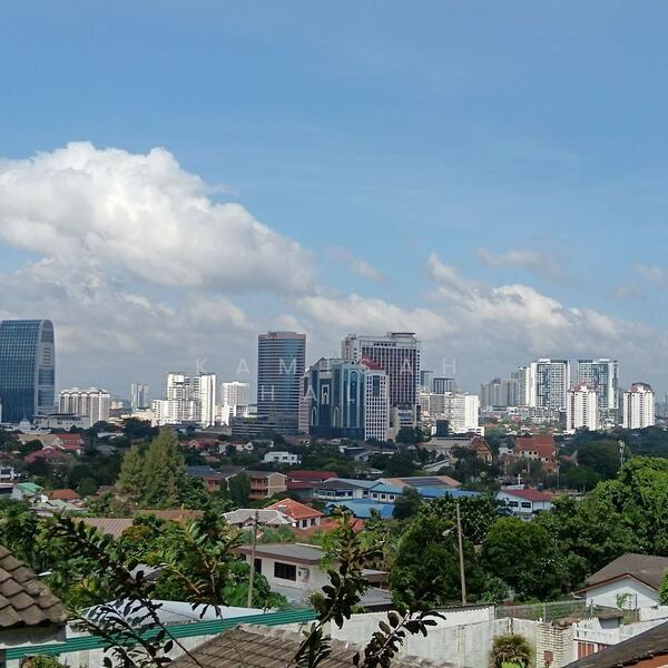 Bukit Gasing Bungalow - 1