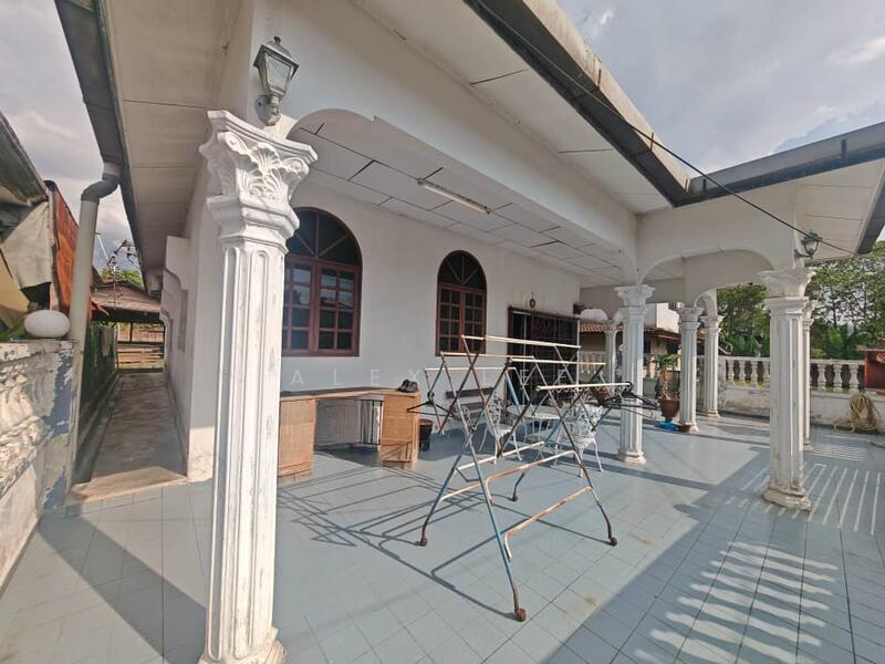 Kampung Sungai Bakau - 1