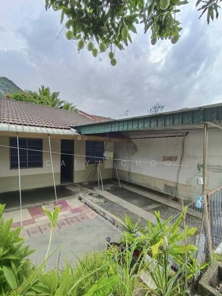 Single storey terrace in Taman UK Ulu Kinta - 2