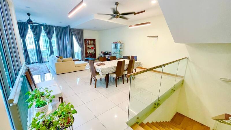 Schumann, Symphony Hills - 3