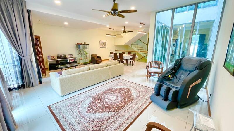 Schumann, Symphony Hills - 1