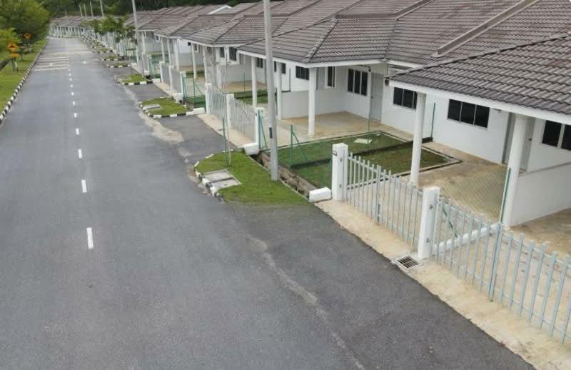 RUMAH TERES SETINGKAT DI PENGKALAN HULU - 3