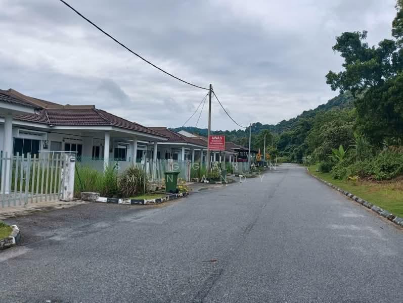 RUMAH TERES SETINGKAT DI PENGKALAN HULU - 5