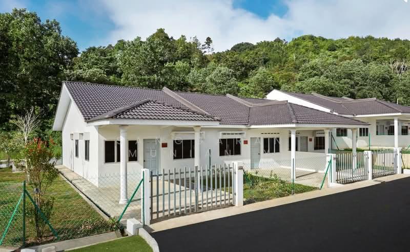 RUMAH TERES SETINGKAT DI PENGKALAN HULU - 1