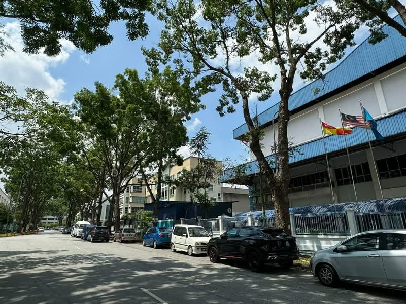 Detached Factory at Puchong Utama, 2000 Amp, 5 Tons near Subang, Shah Alam - 4