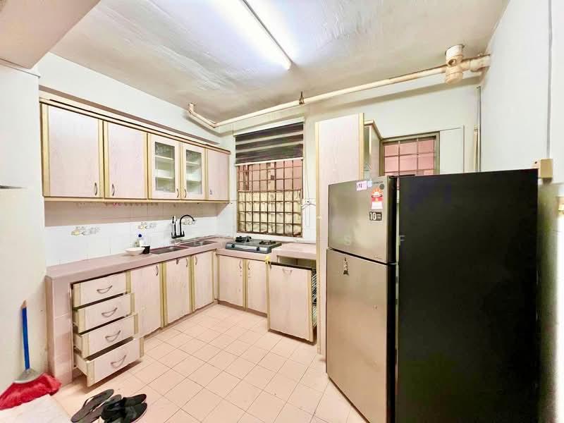 Kenaria Condominium - 3