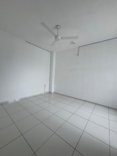 Lahat Waterfront Double Storey Semi D House - 4