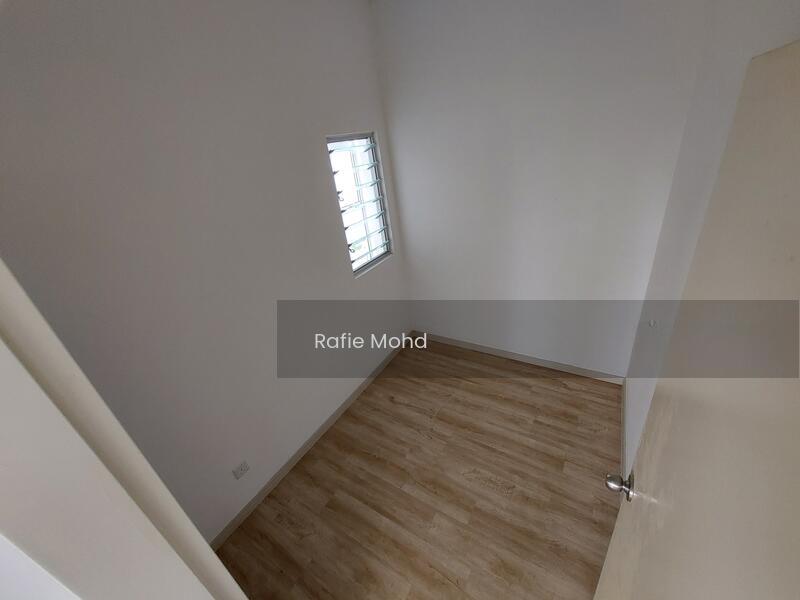 Lakefront Homes - 5