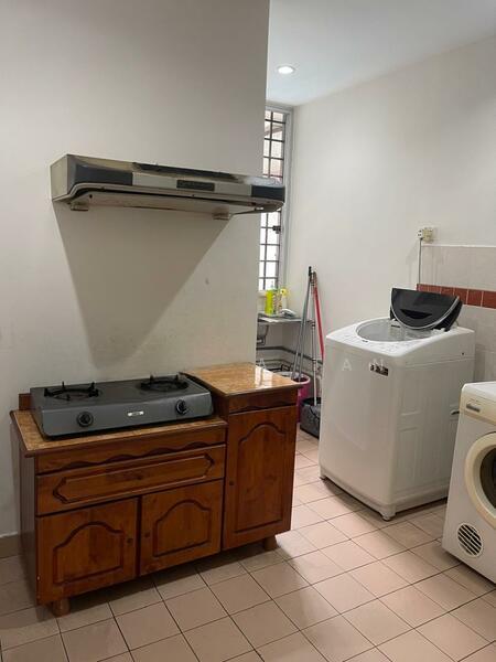 Lakes Condominiums / Pangsapuri Tasik - 4