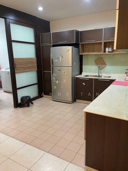 Lakes Condominiums / Pangsapuri Tasik - 5