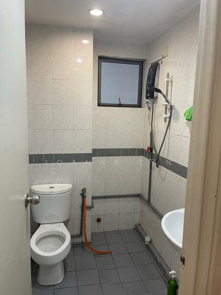 Lakes Condominiums / Pangsapuri Tasik - 2