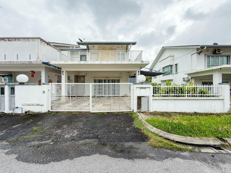 SEMI D DOUBLE STOREY TAMAN SAUJANA EMAS - 1