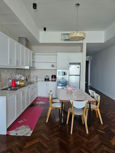 Quayside Seafront Resort Condominiums - 4