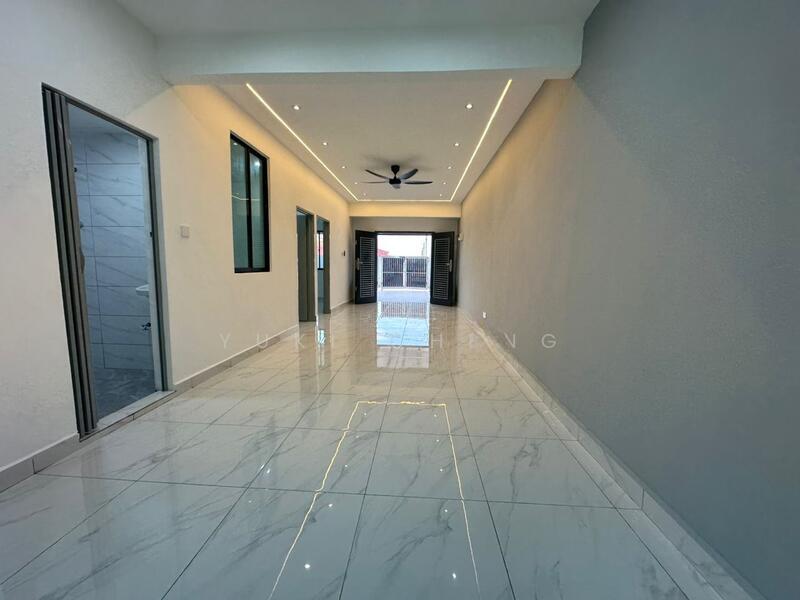 Taman Johor Jaya - 4