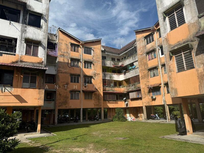 Flat Taman Perling - 4