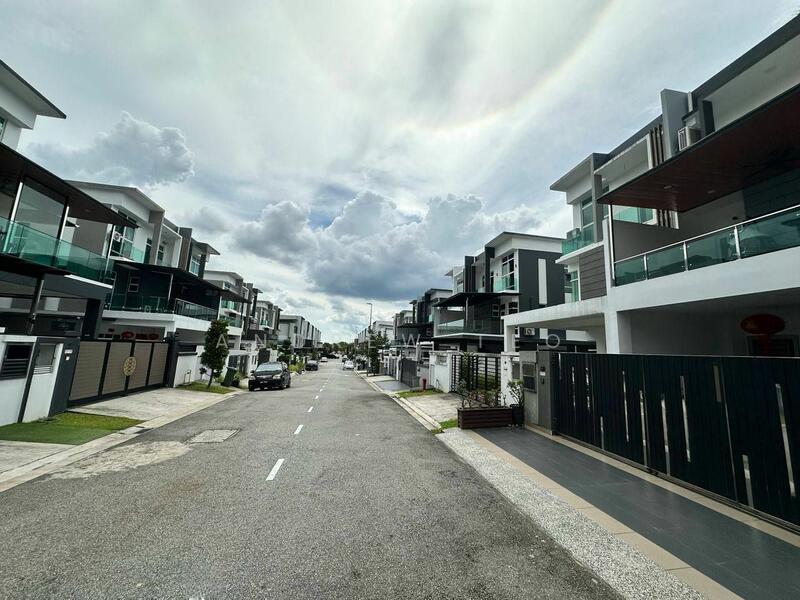 Nusa Sentral Nusas Sentrals - 2