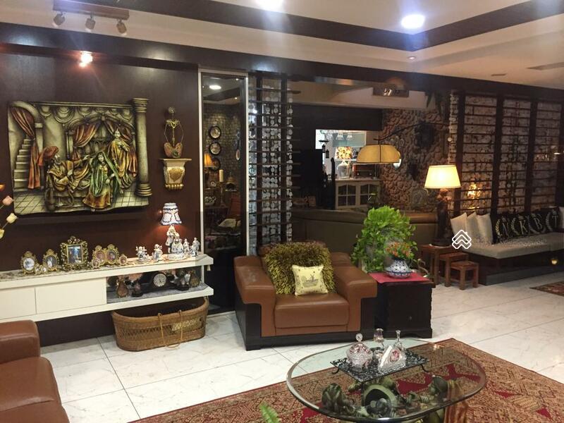 Beautiful 4 Storey Semi-D in Gated and Guarded Neighbourhood - 3