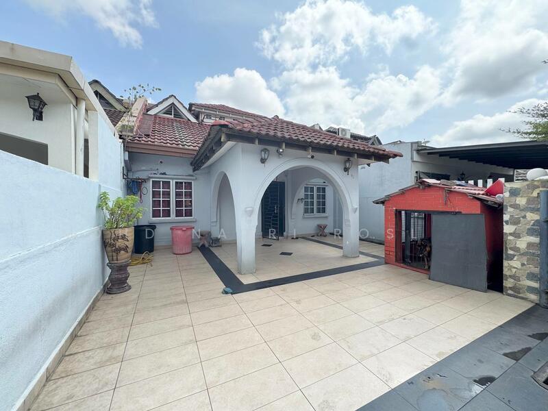 USJ 2, Subang Jaya - 1