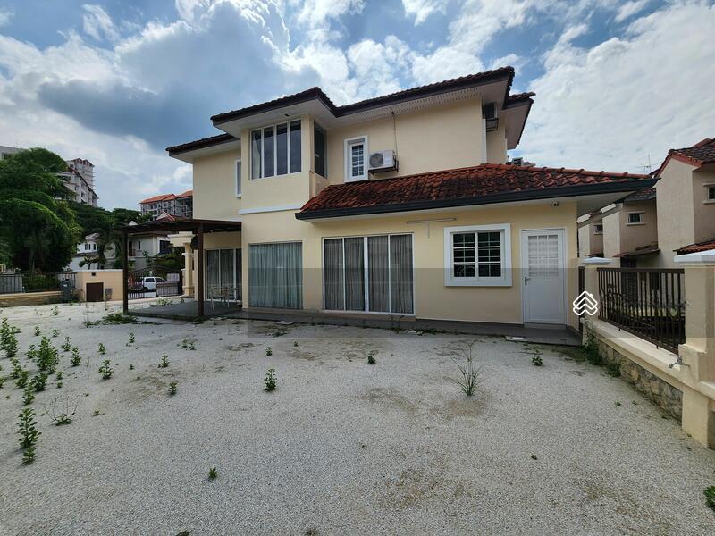 Terrace house at Mutiara Damansara - 2
