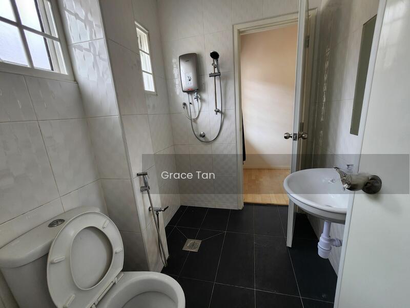 Terrace house at Mutiara Damansara - 3