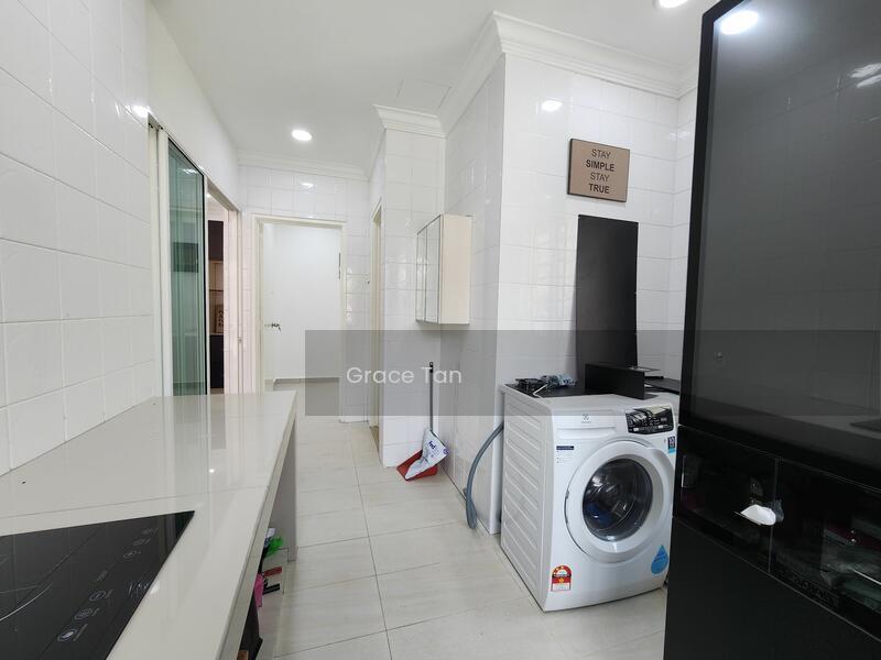 Terrace house at Mutiara Damansara - 4