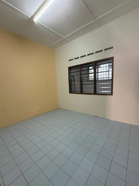Taman Johor Jaya - 5