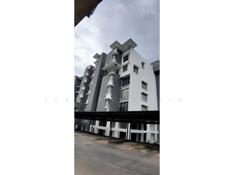 Cyberia Crescent 1 - 5