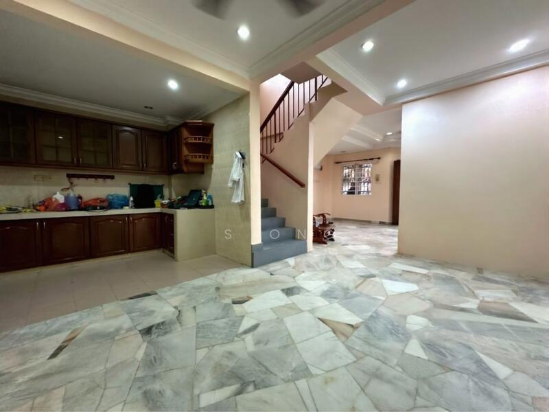 Corner Double-Storey House @ Jalan Samarinda, Kampung Jawa - 5