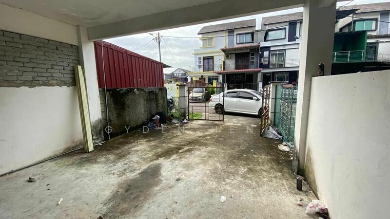 2.5-storey Terraced House at Taman Scientex - 5