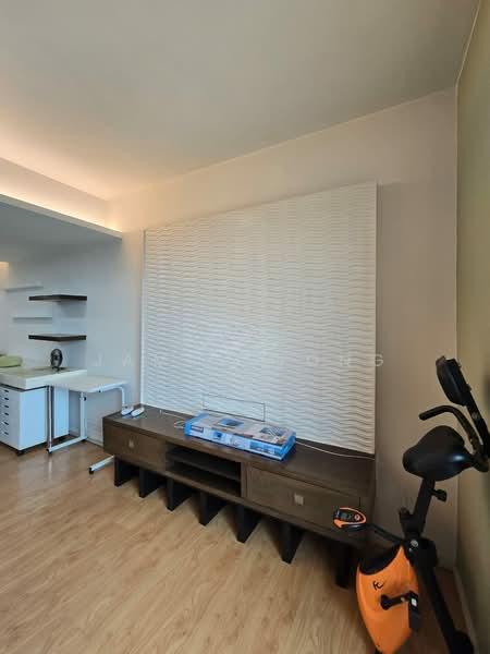 i-Zen @ Kiara 1 - 2