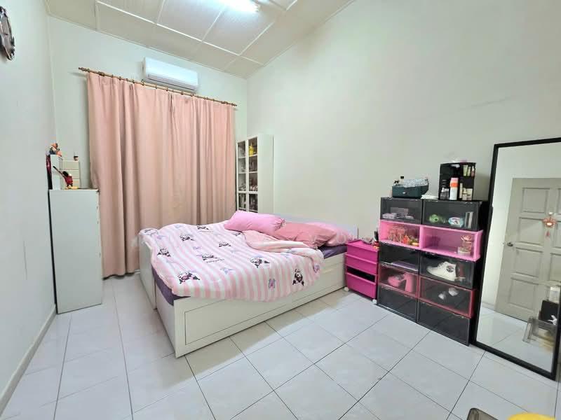 Taman Desa Cemerlang - 4