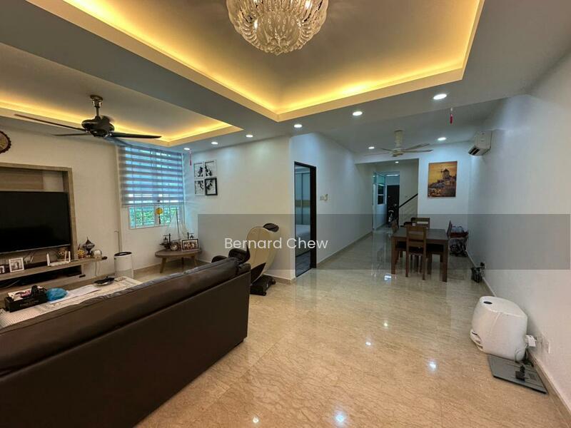 Terrace House at Batu Maung - 2