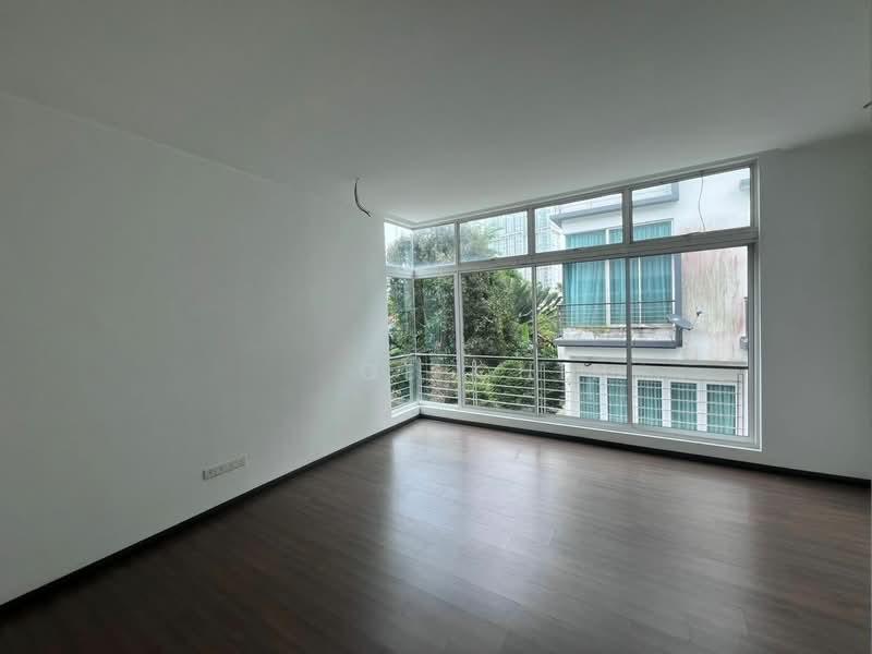 Jalan Straits View 8 - 4