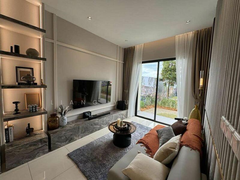 Semi-Detached House at Cyber 10 - 4